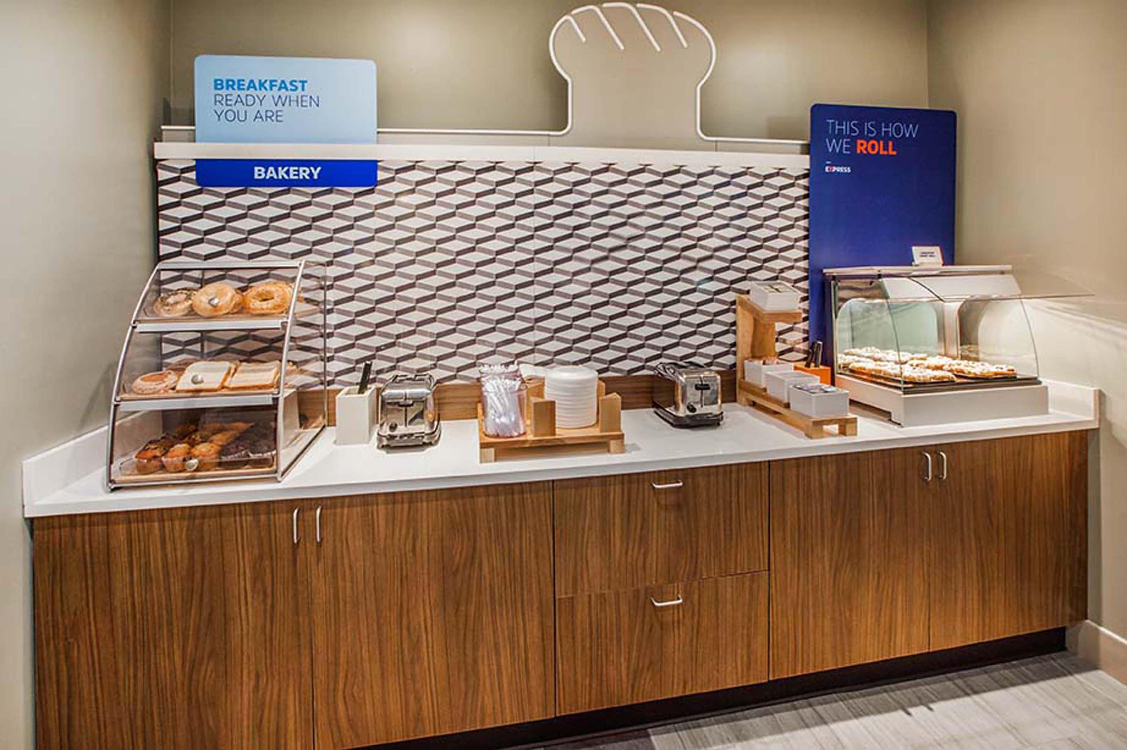 Holiday Inn Express & Suites San Diego - Mission Valley By Ihg المظهر الخارجي الصورة